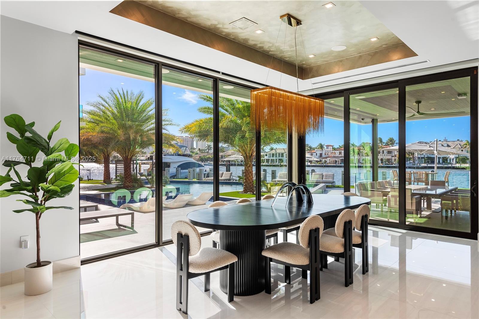 501 Middle Riv Dr Fort Lauderdale, FL 33304