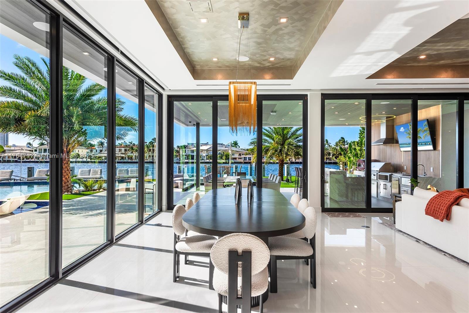 501 Middle Riv Dr Fort Lauderdale, FL 33304