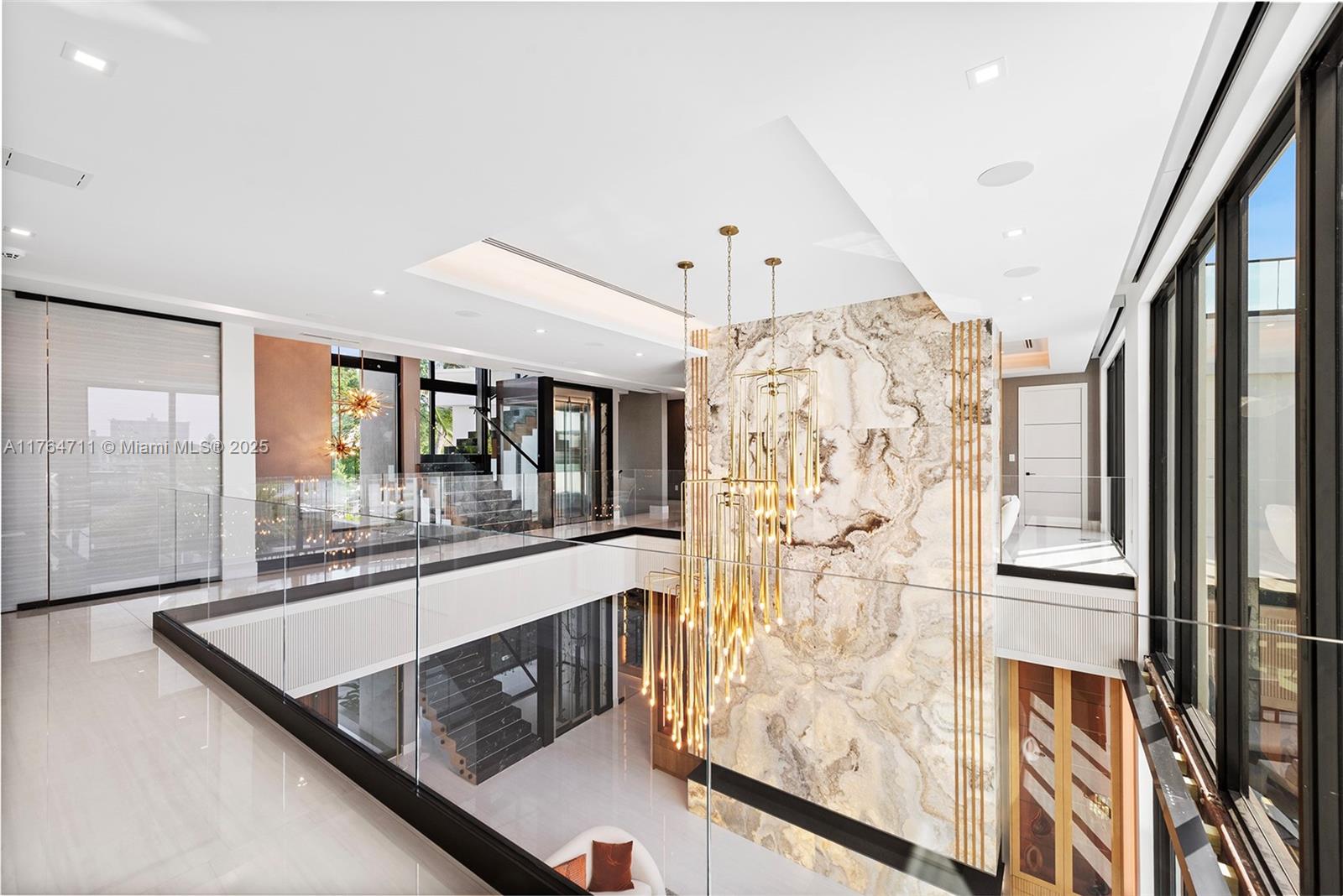 501 Middle Riv Dr Fort Lauderdale, FL 33304