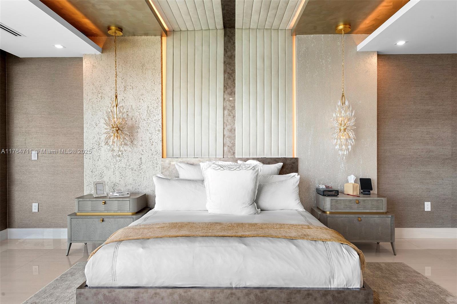 501 Middle Riv Dr Fort Lauderdale, FL 33304