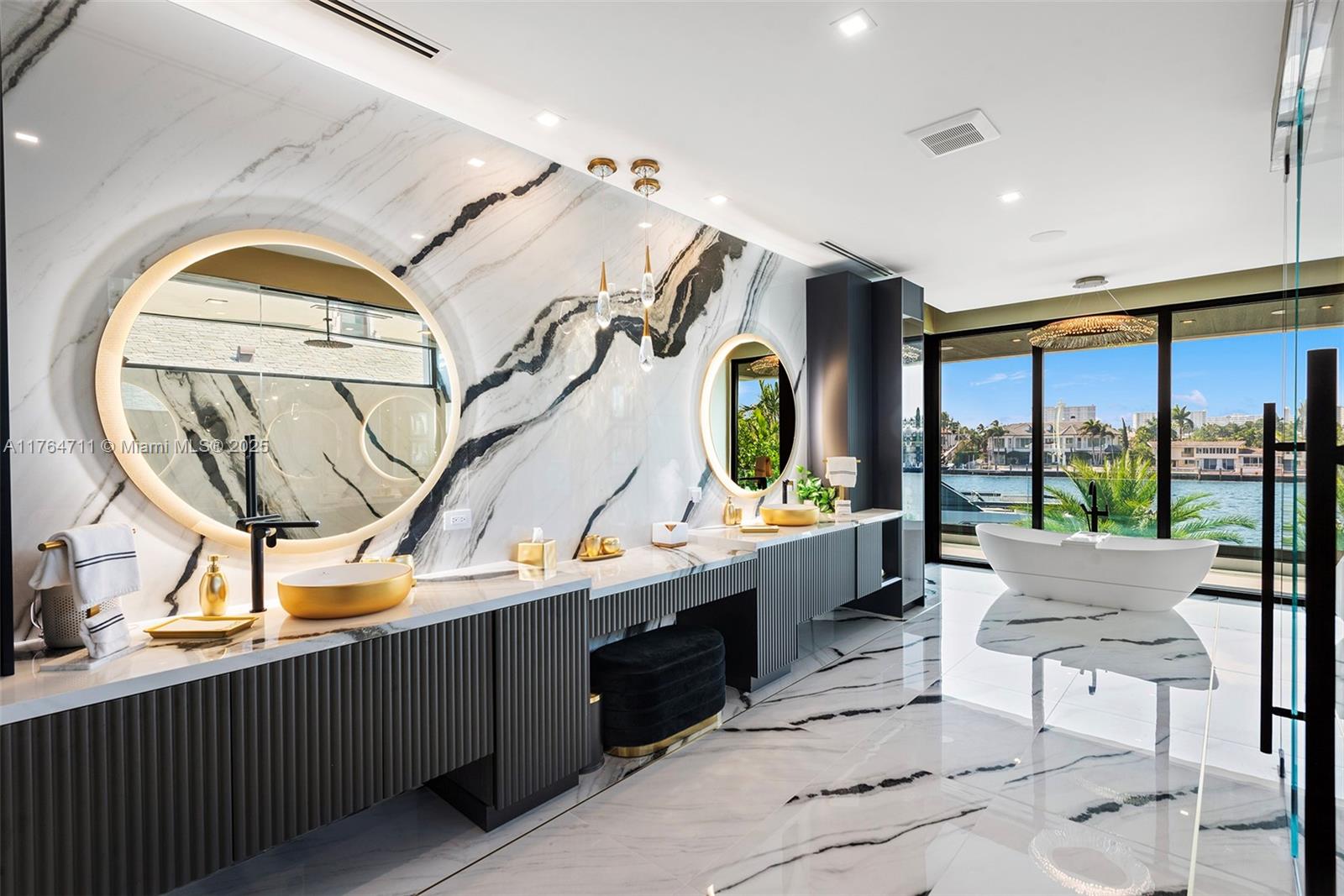 501 Middle Riv Dr Fort Lauderdale, FL 33304