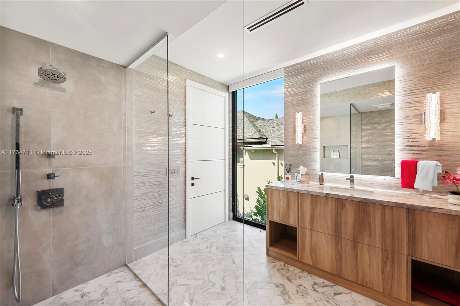 501 Middle Riv Dr Fort Lauderdale, FL 33304