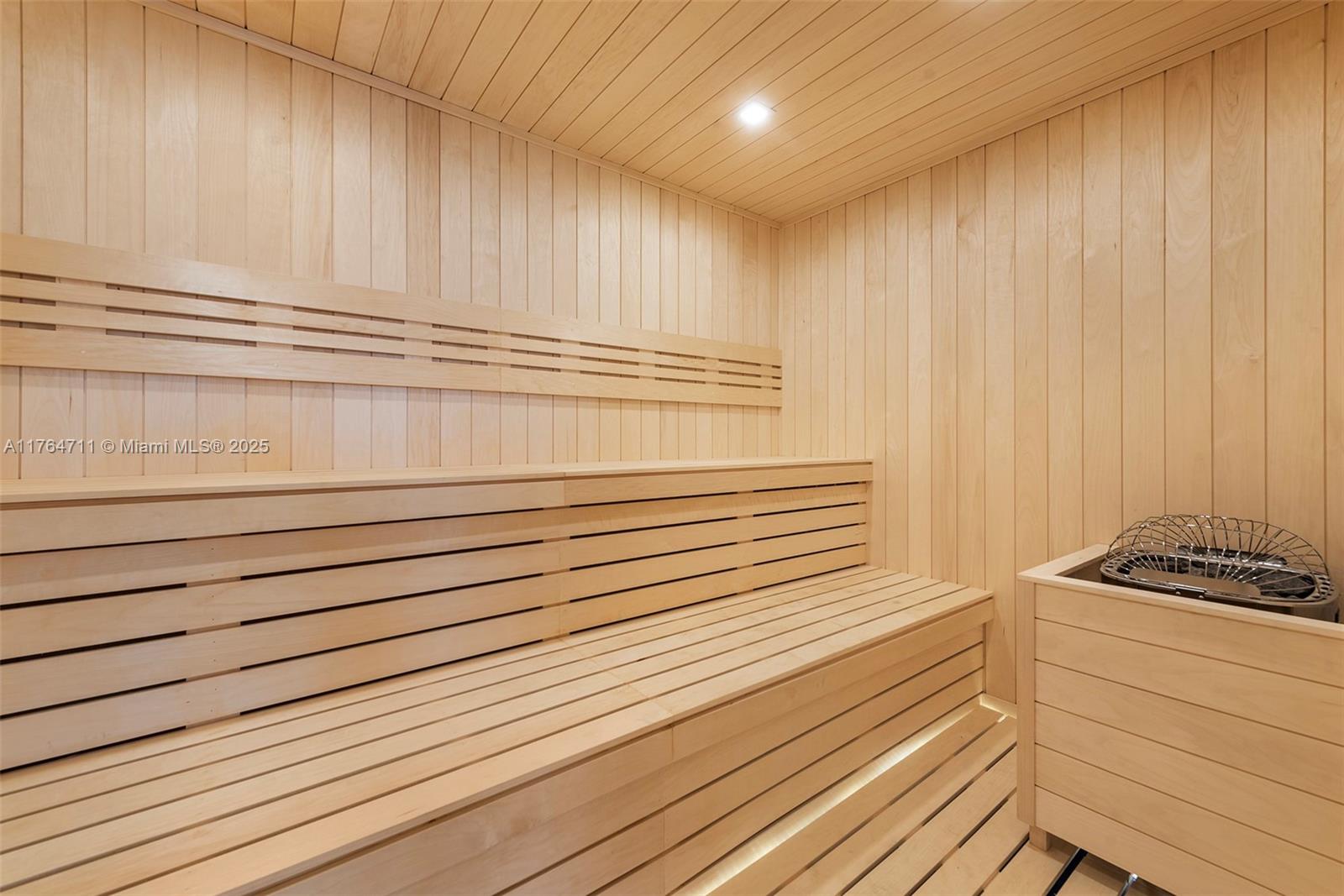 501 Middle Riv Dr Fort Lauderdale, FL 33304