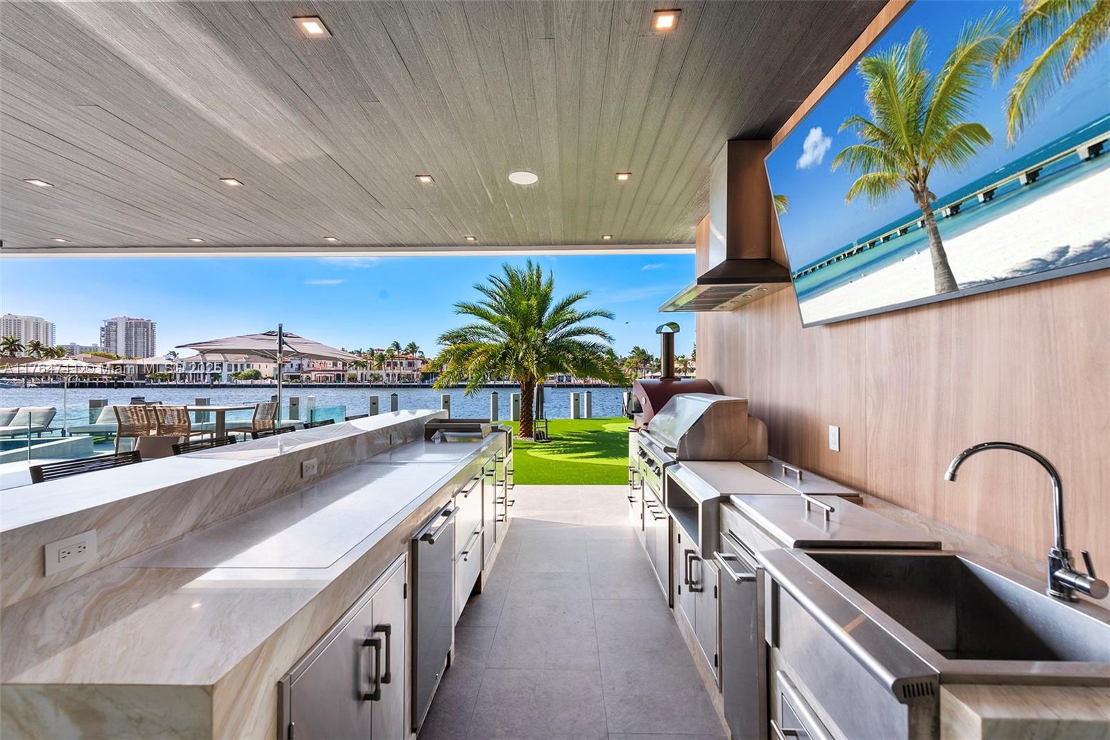 501 Middle Riv Dr Fort Lauderdale, FL 33304