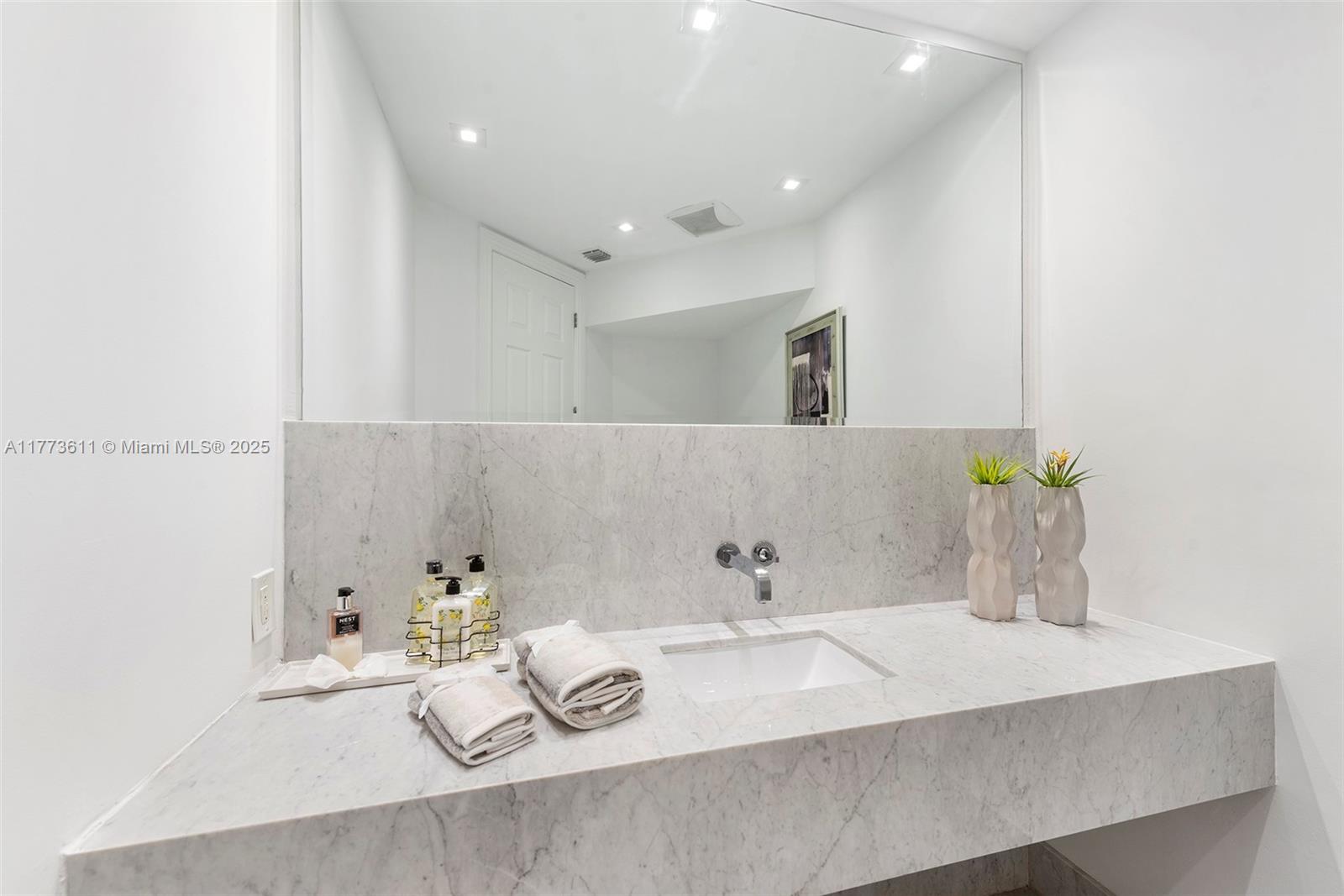 455 Centre Is Golden Beach, FL 33160