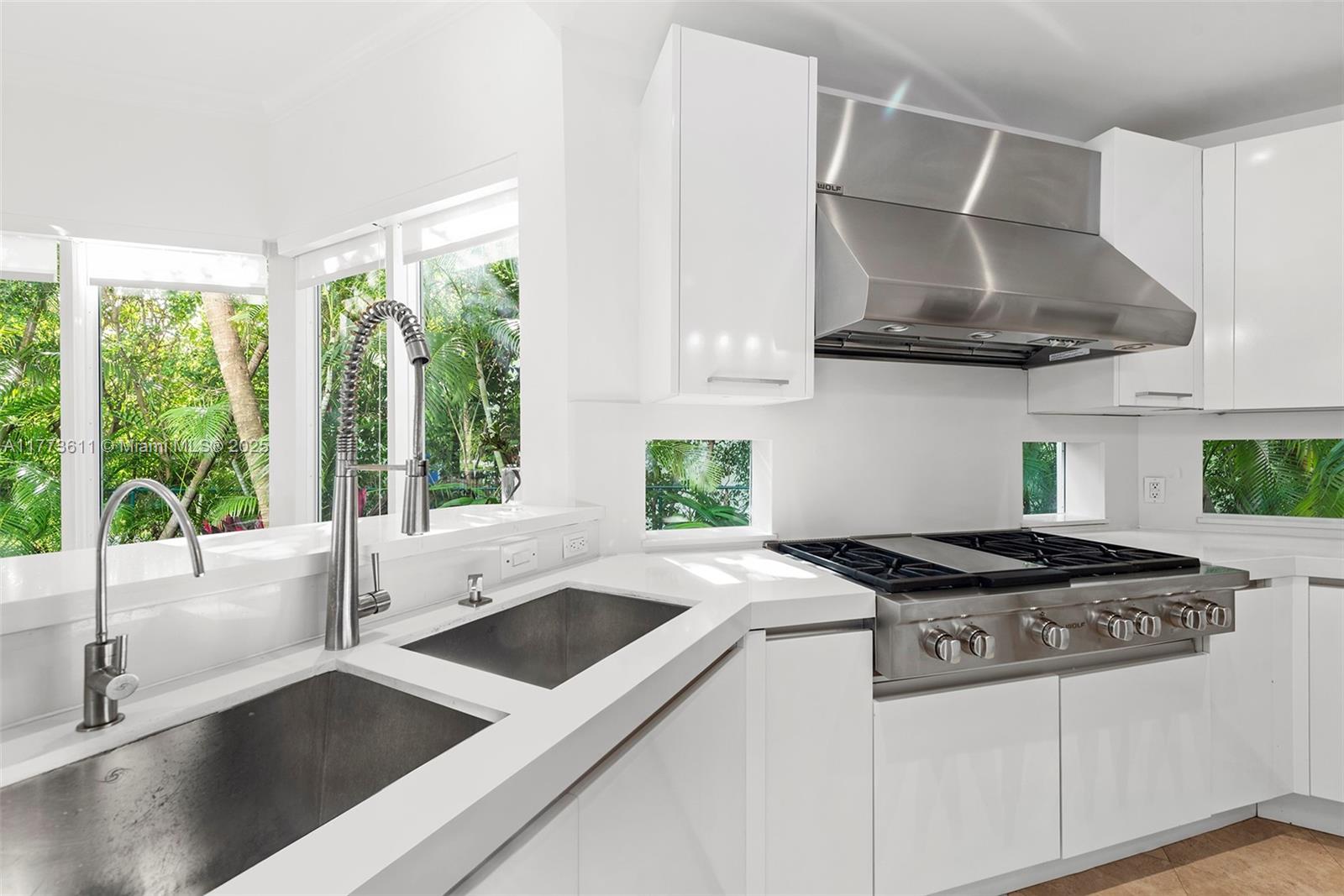 455 Centre Is Golden Beach, FL 33160