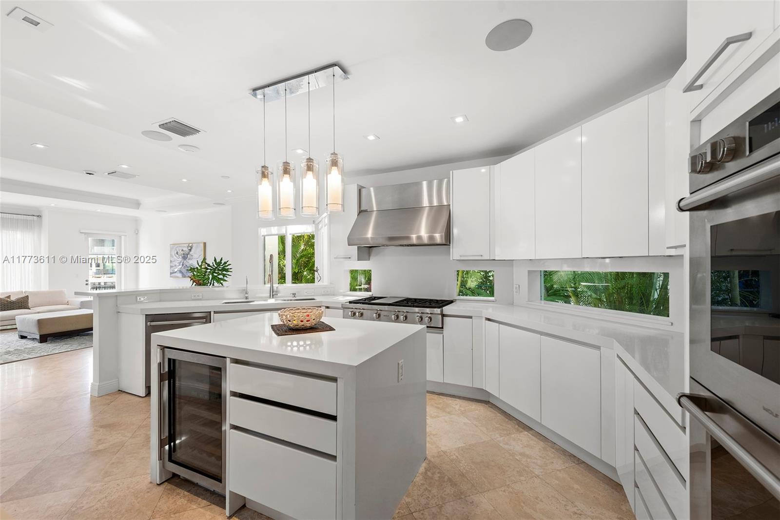 455 Centre Is Golden Beach, FL 33160