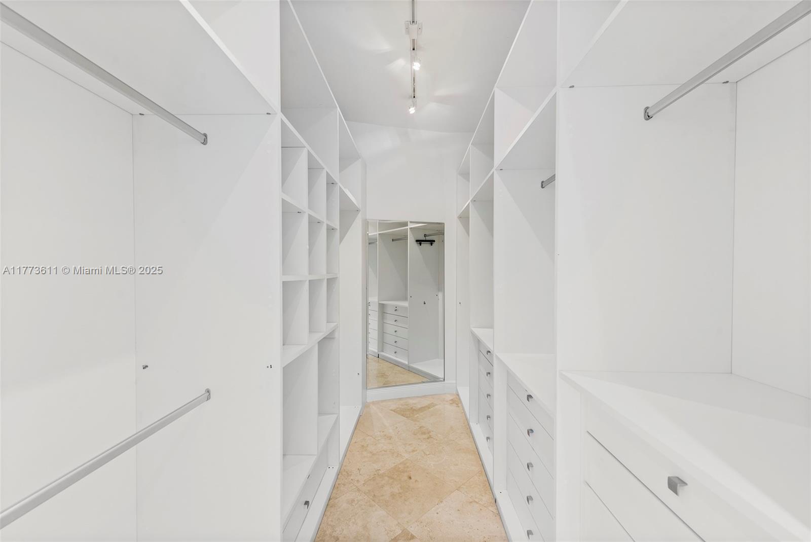 455 Centre Is Golden Beach, FL 33160