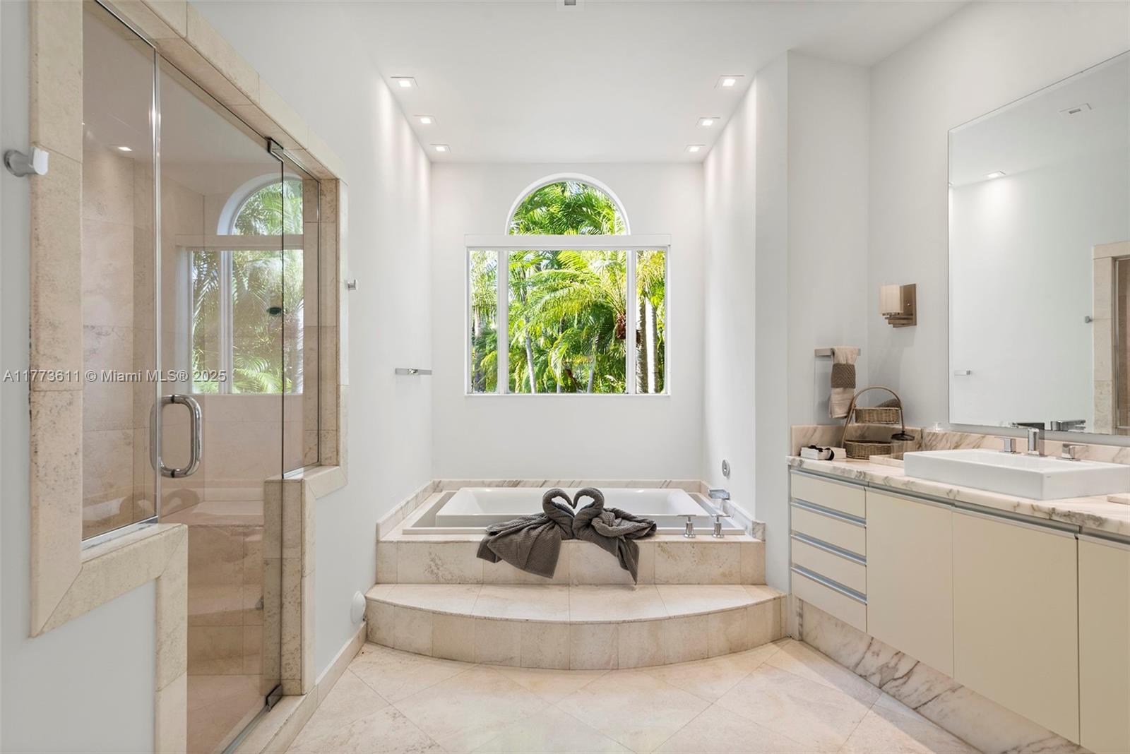 455 Centre Is Golden Beach, FL 33160