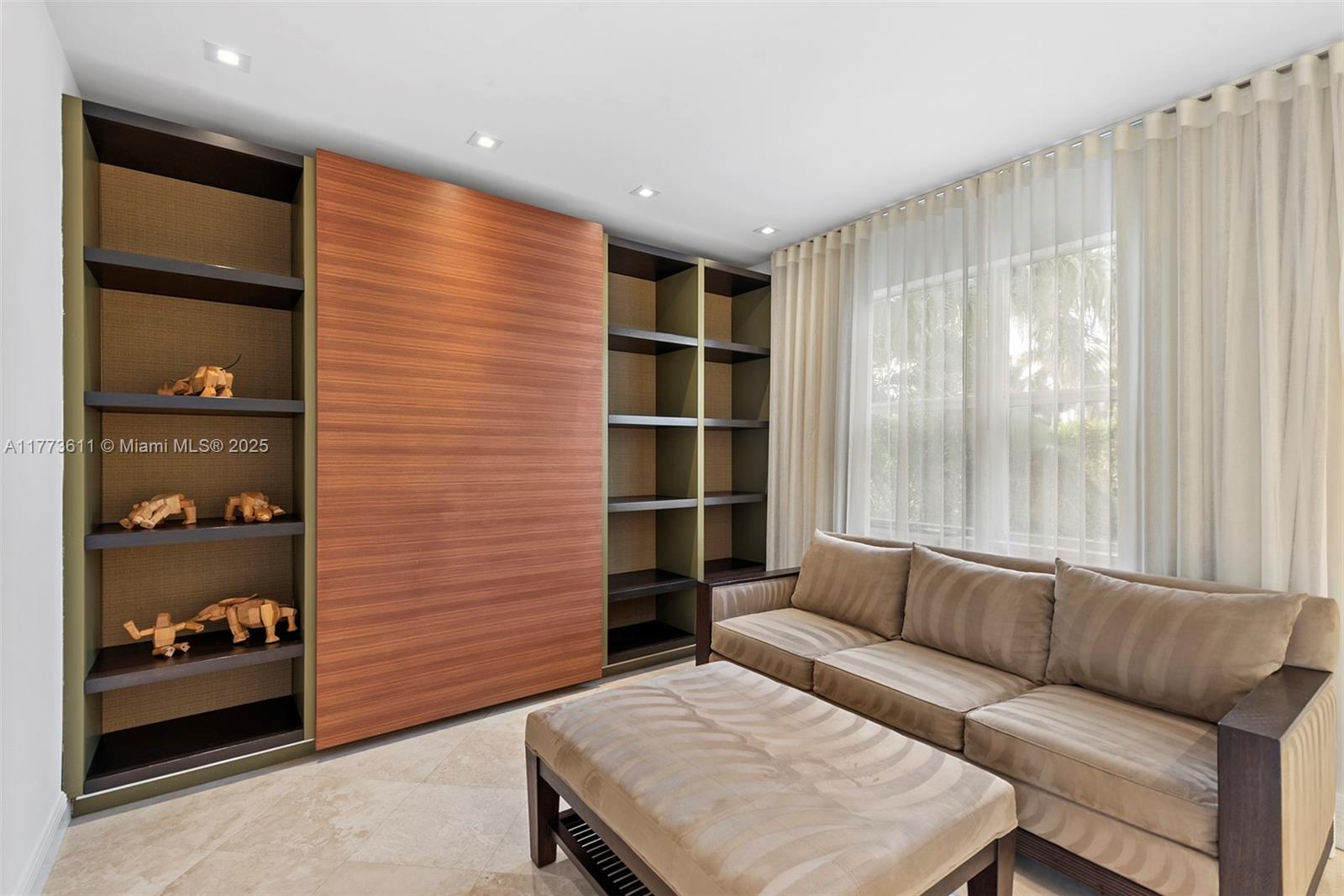 455 Centre Is Golden Beach, FL 33160