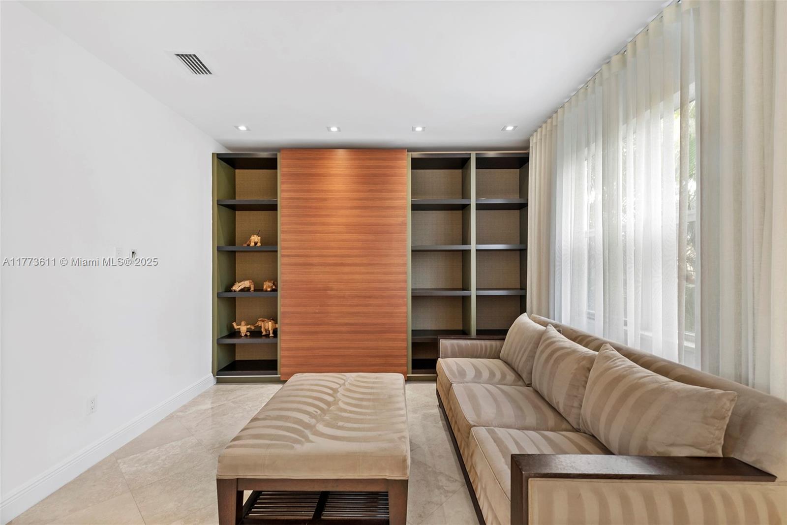 455 Centre Is Golden Beach, FL 33160