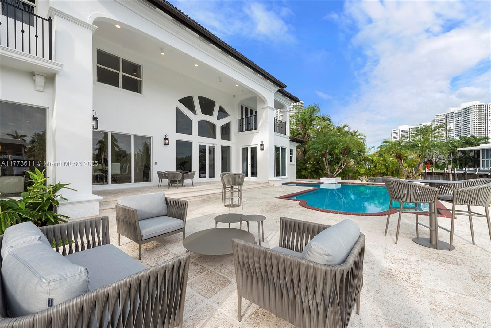 455 Centre Is Golden Beach, FL 33160