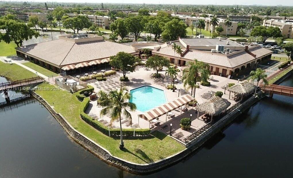 9121 Sunrise Lks Blvd #101