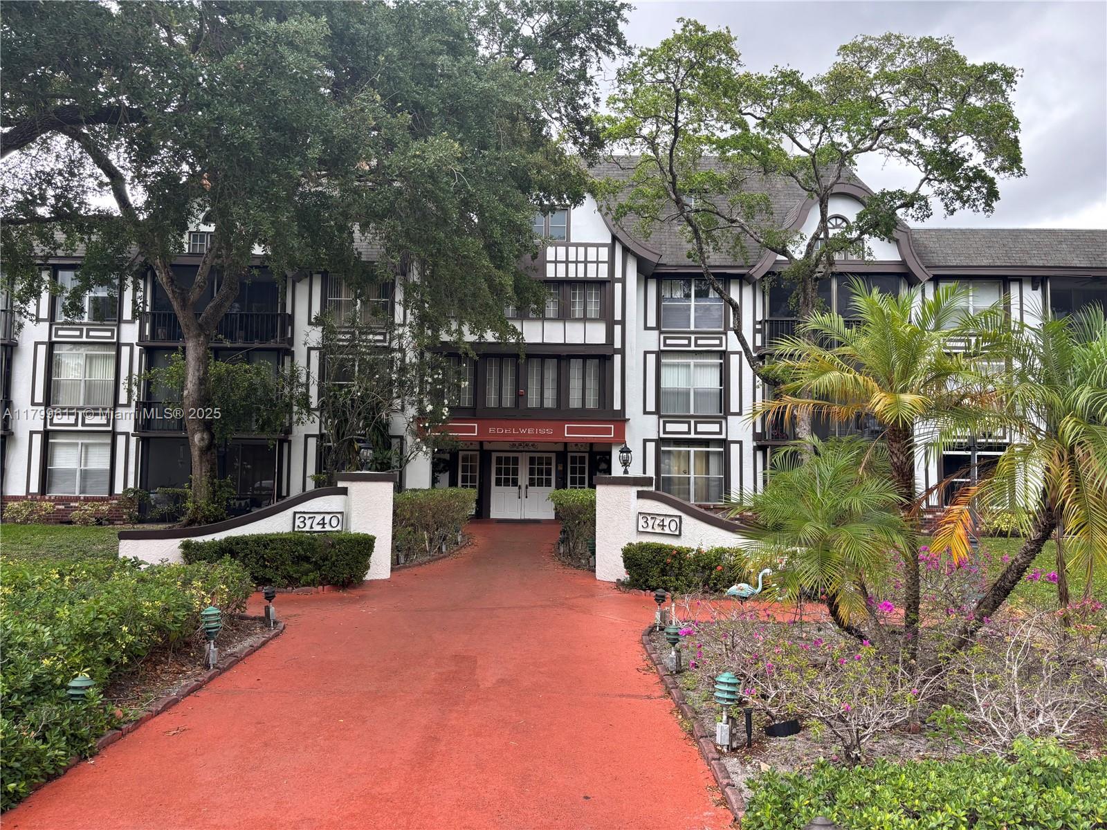 3740 Inverrary Dr #2S