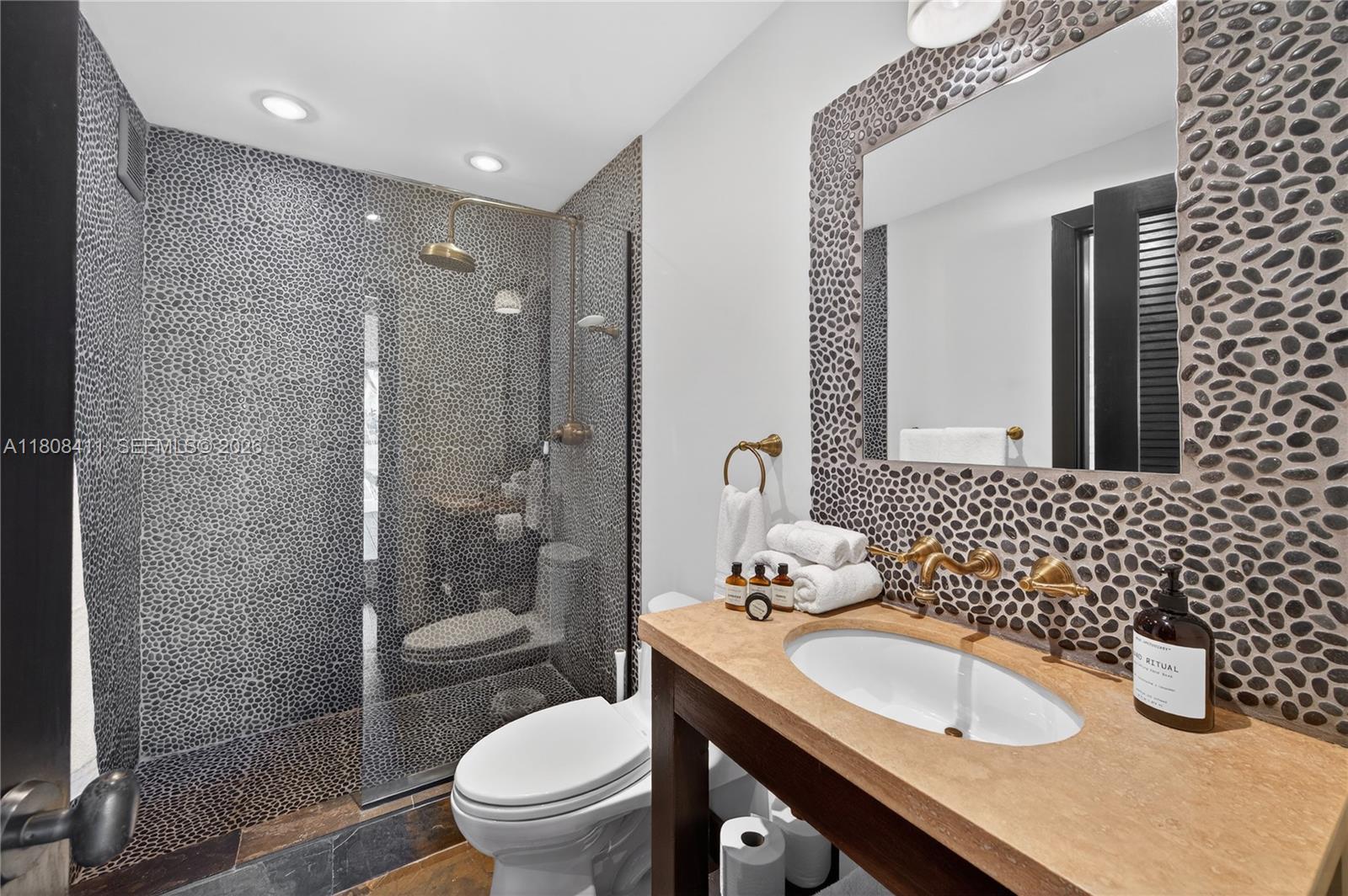 14 W San Marino Dr Miami Beach, FL 33139