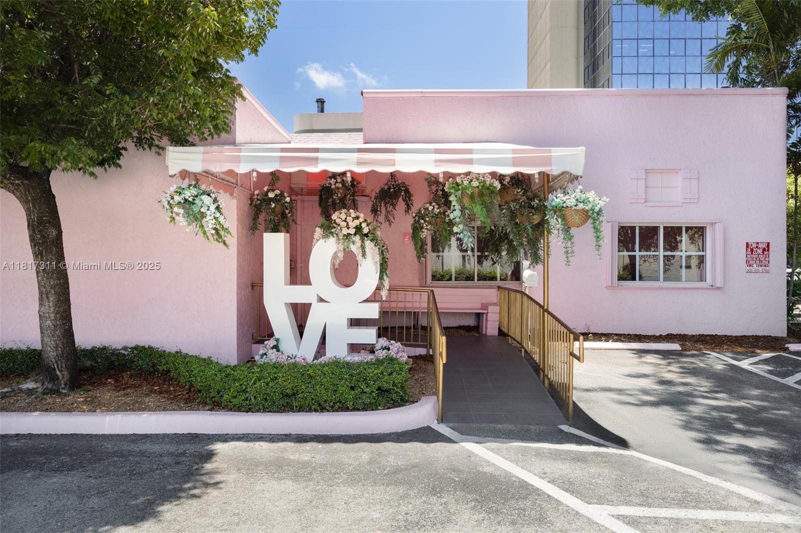 2345 SW 37th Ave Miami, FL 33145 2345 SW 37th Ave Miami, FL 33145