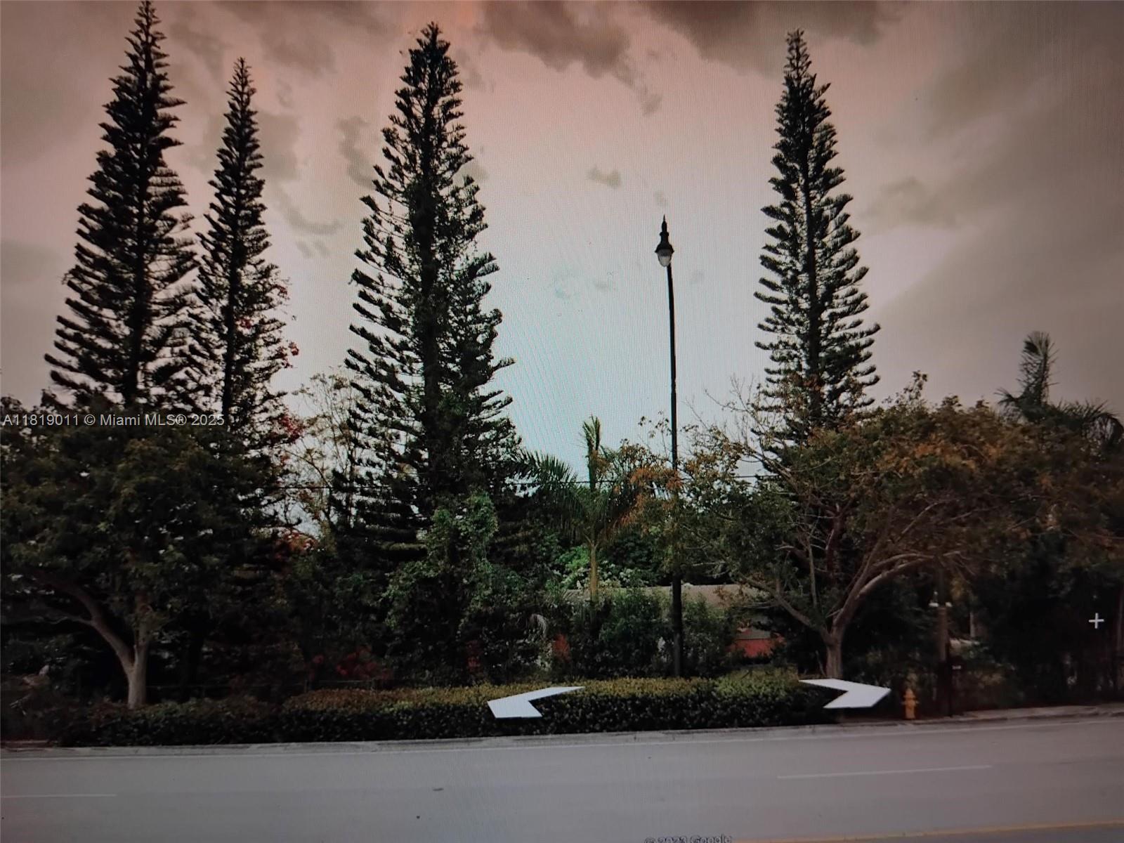 330 NW 127th Ave Miami, FL 33182