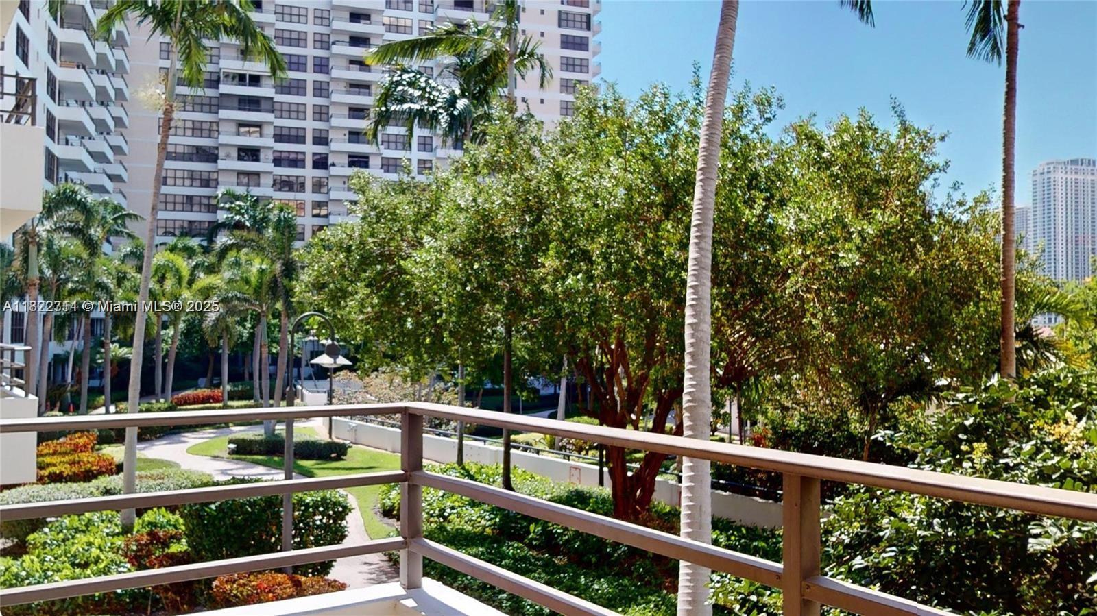 600 Three Iss Blvd #219,Hallandale Beach, FL 33009