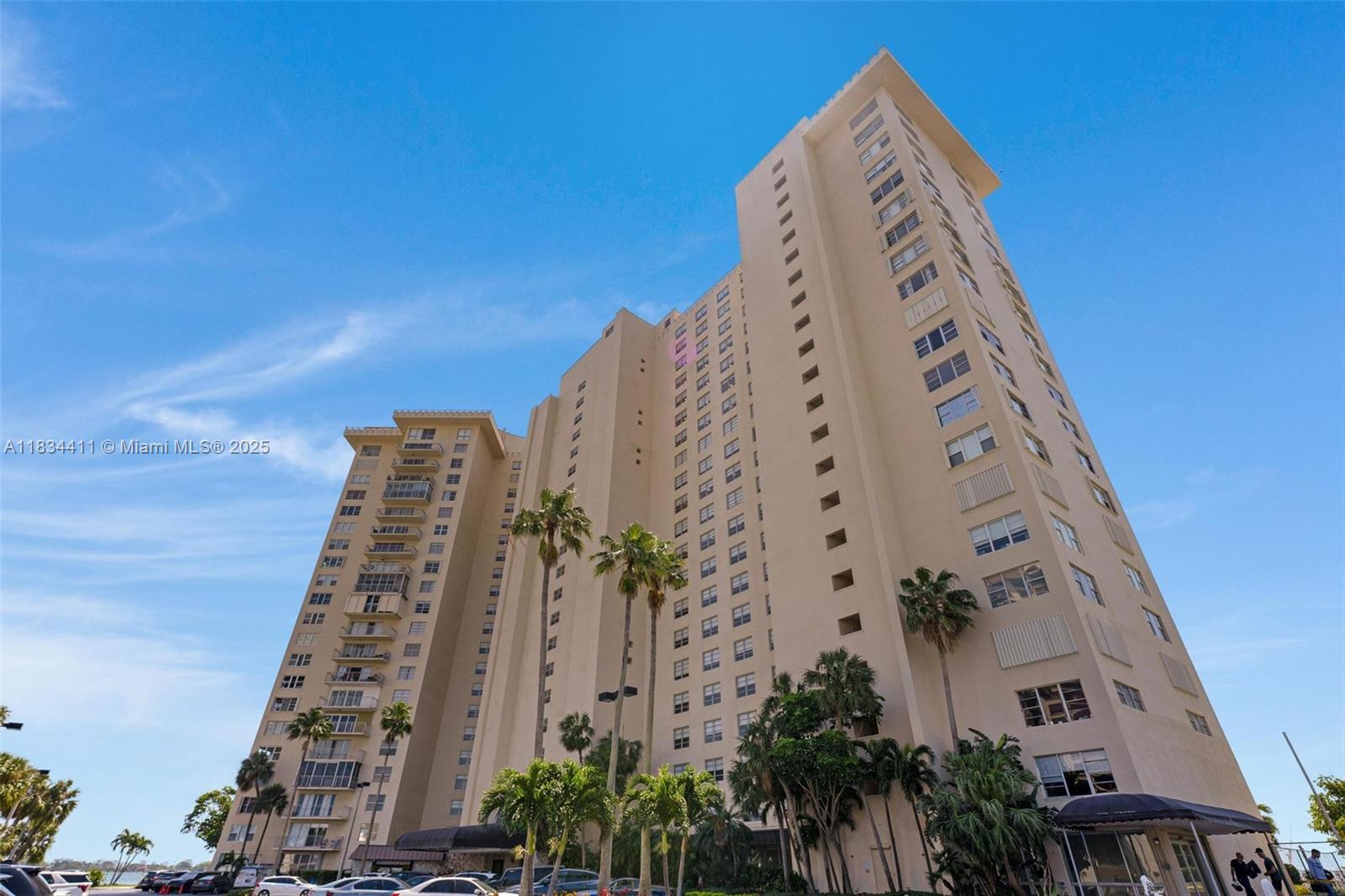 11111 Biscayne Blvd #14G-Studio