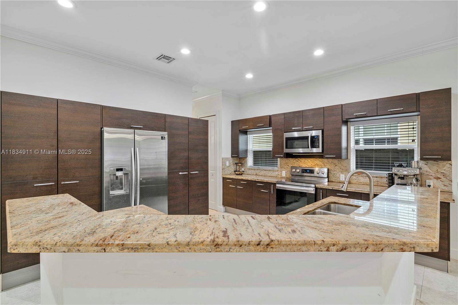 217 SW 11th St Fort Lauderdale, FL 33315