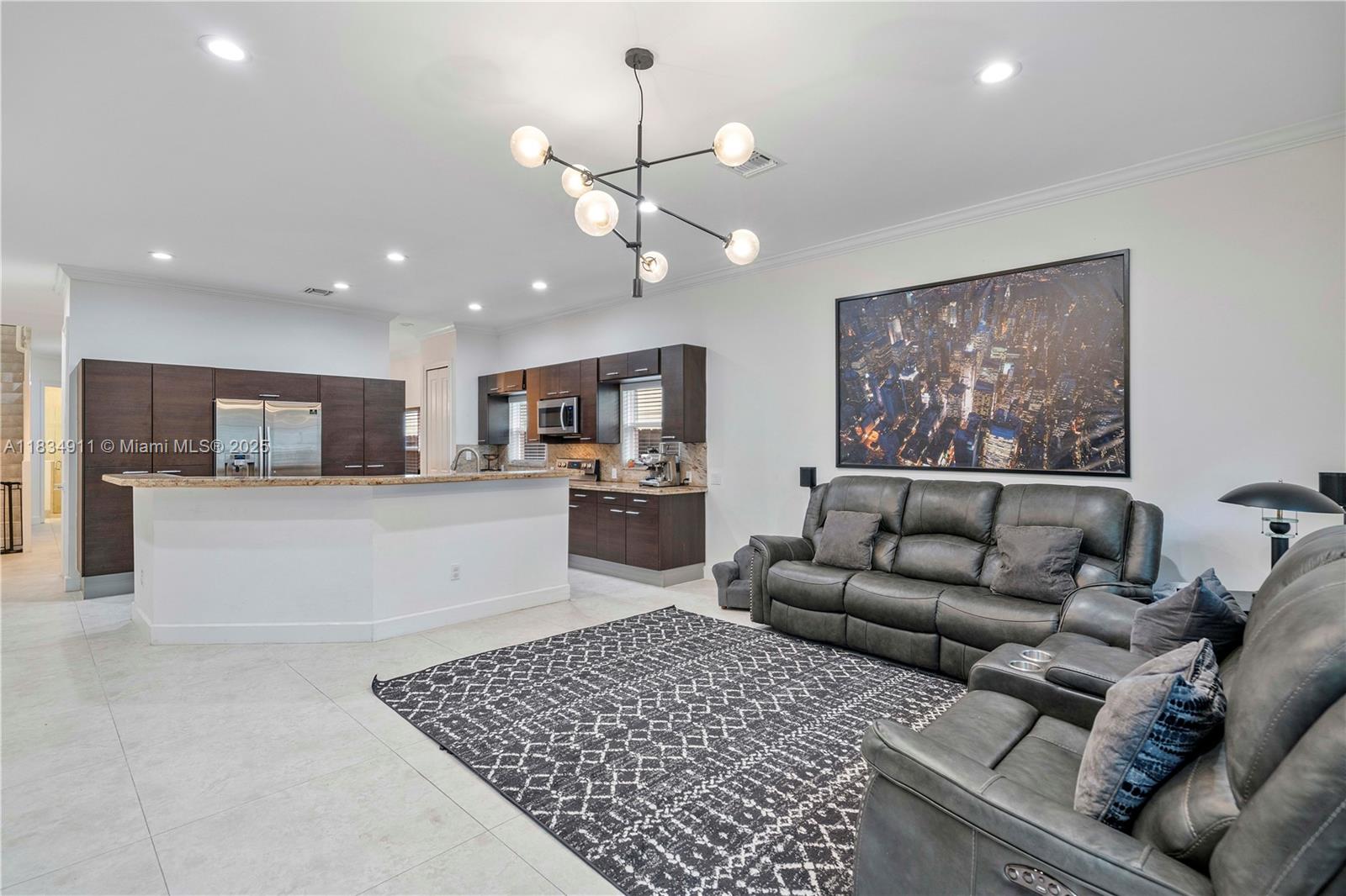 217 SW 11th St Fort Lauderdale, FL 33315