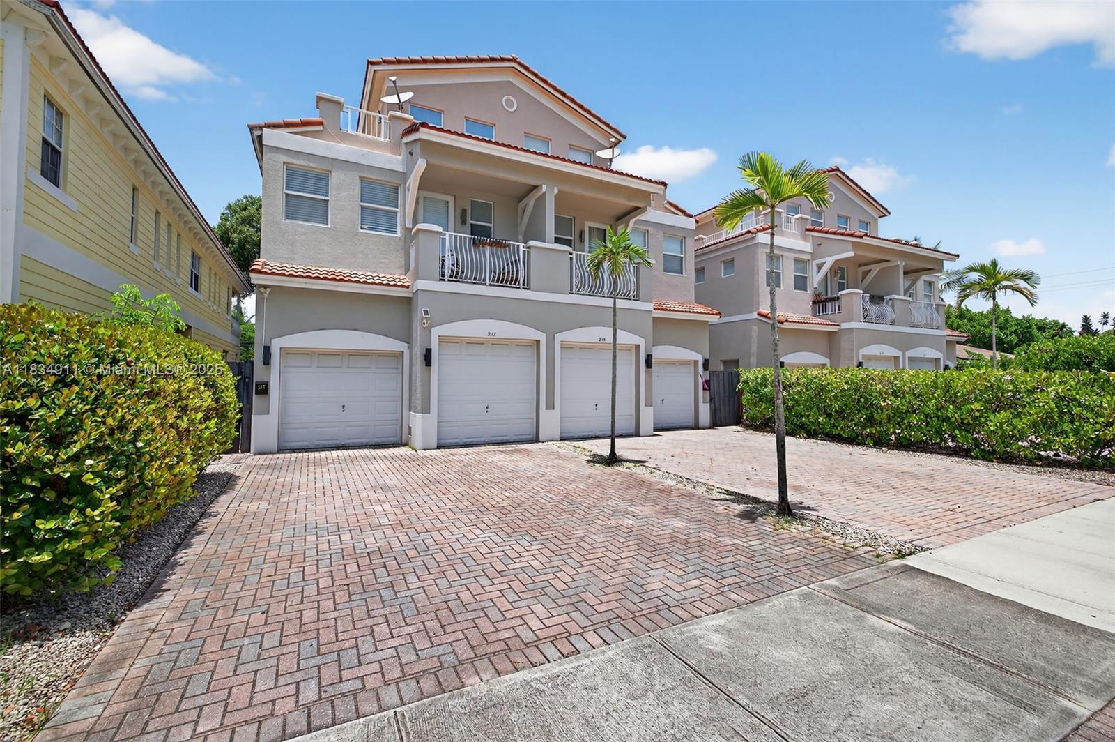 217 SW 11th St Fort Lauderdale, FL 33315