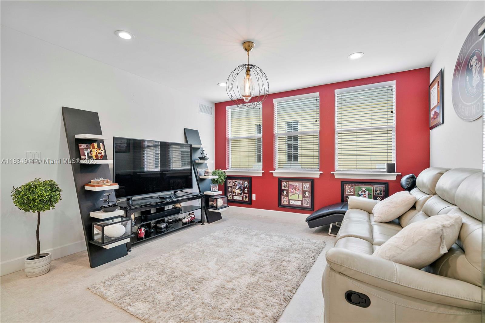 217 SW 11th St Fort Lauderdale, FL 33315