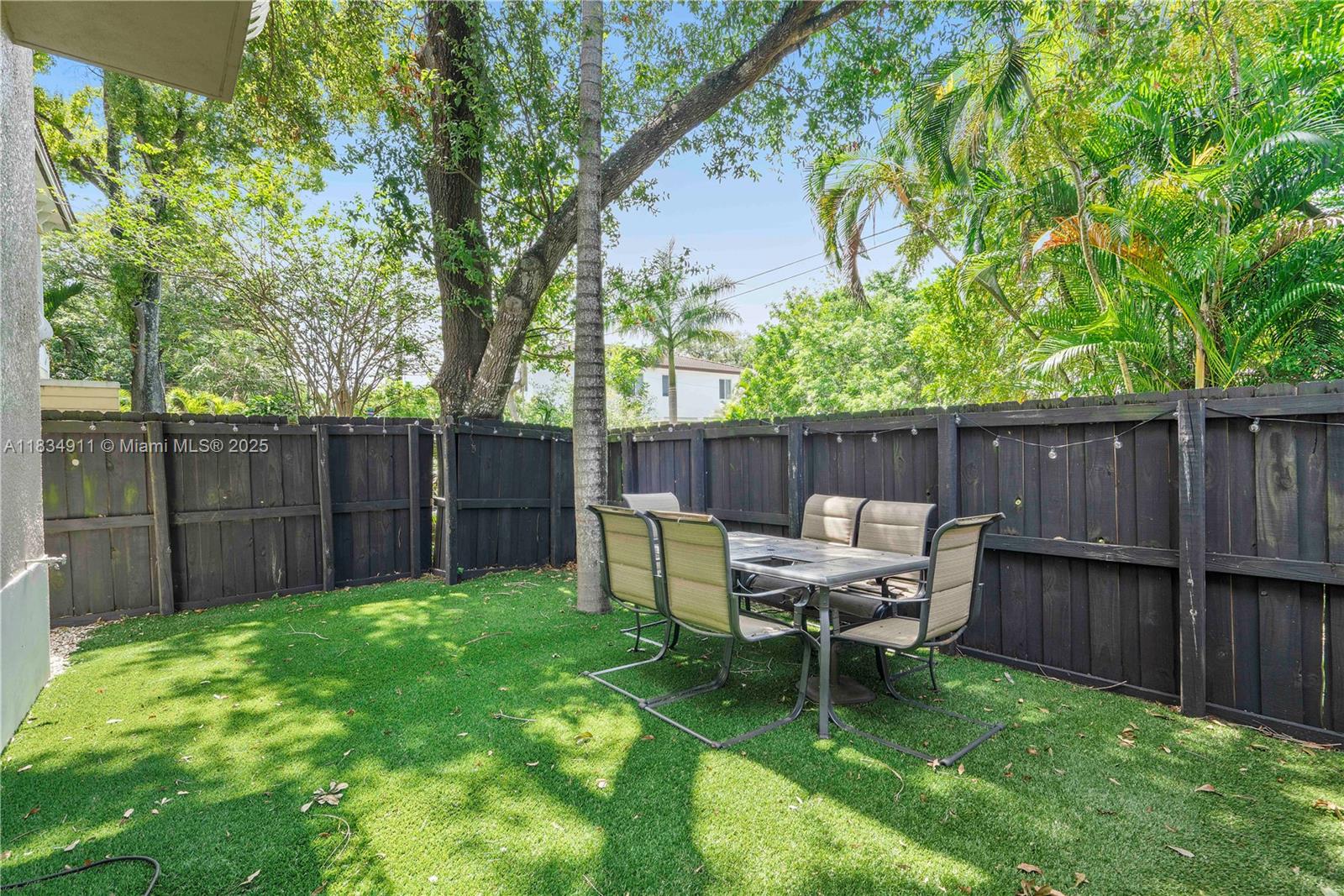 217 SW 11th St Fort Lauderdale, FL 33315