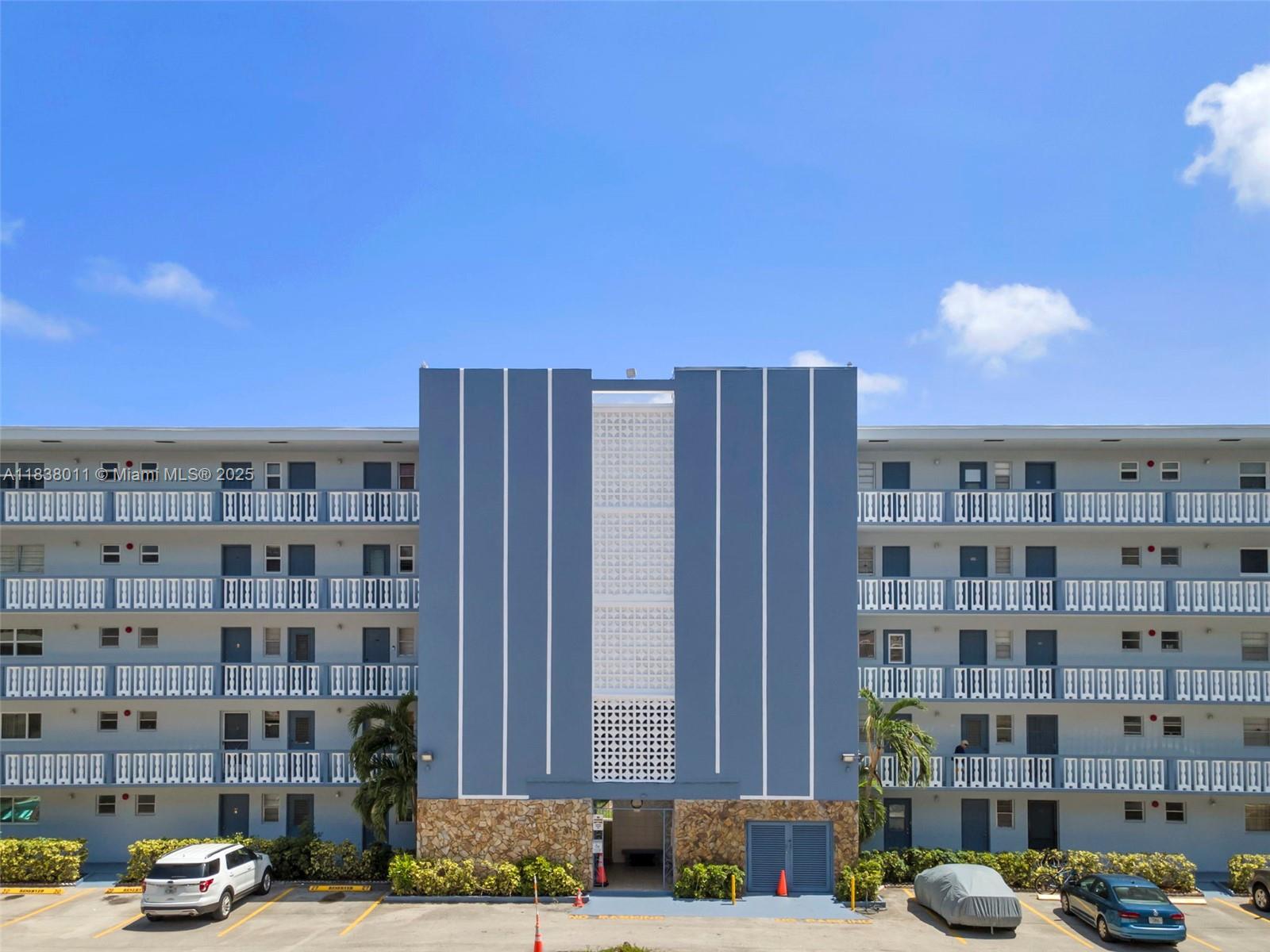 233 NE 14th Ave #108