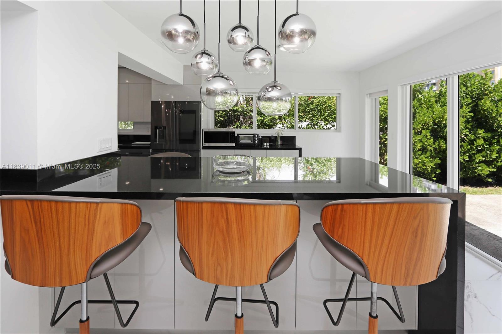 2135 Arch Crk Dr North Miami, FL 33181