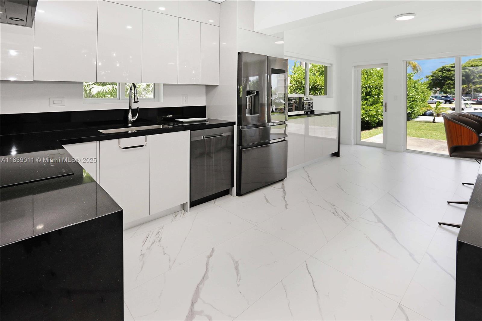 2135 Arch Crk Dr North Miami, FL 33181