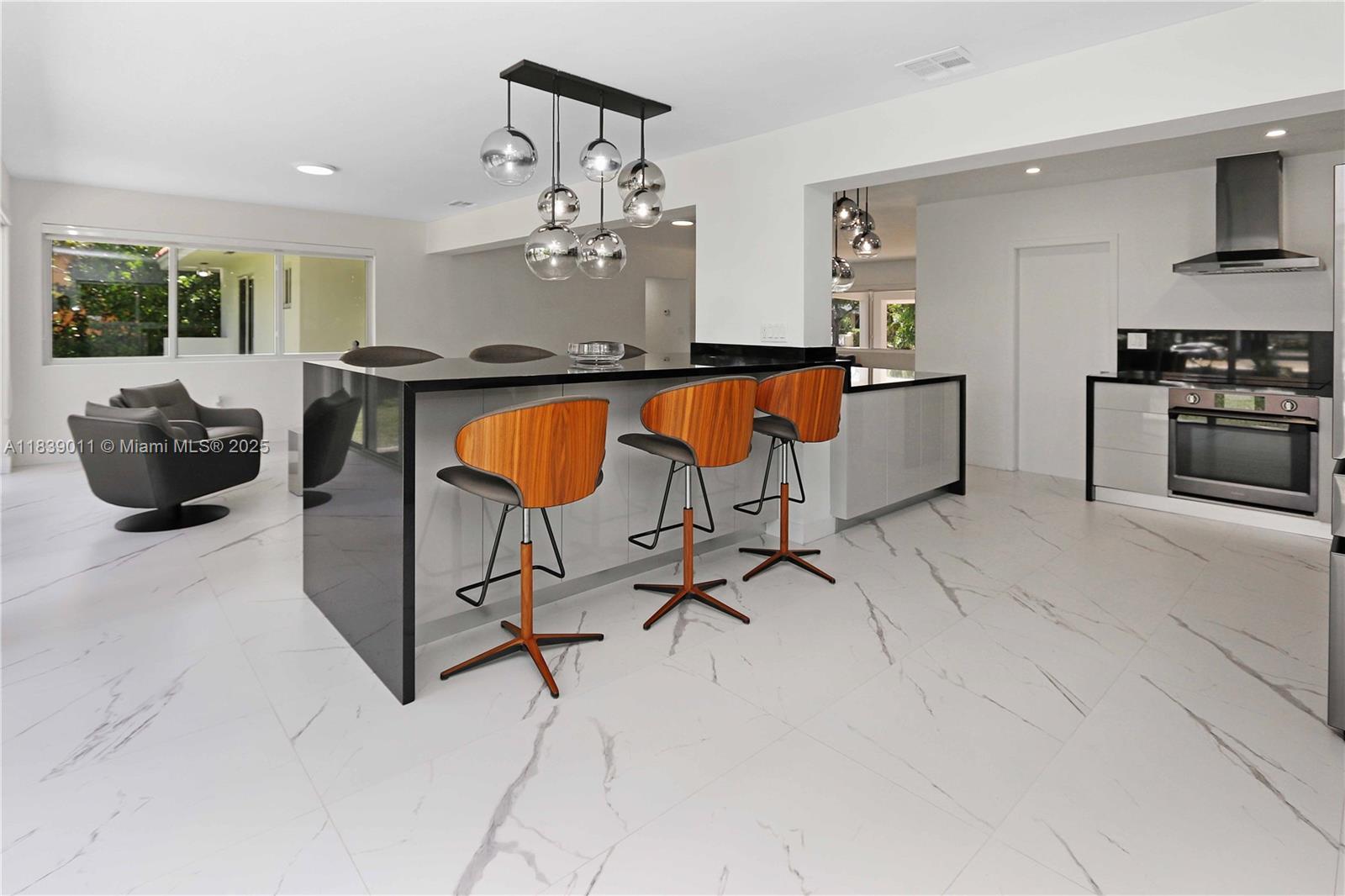 2135 Arch Crk Dr North Miami, FL 33181