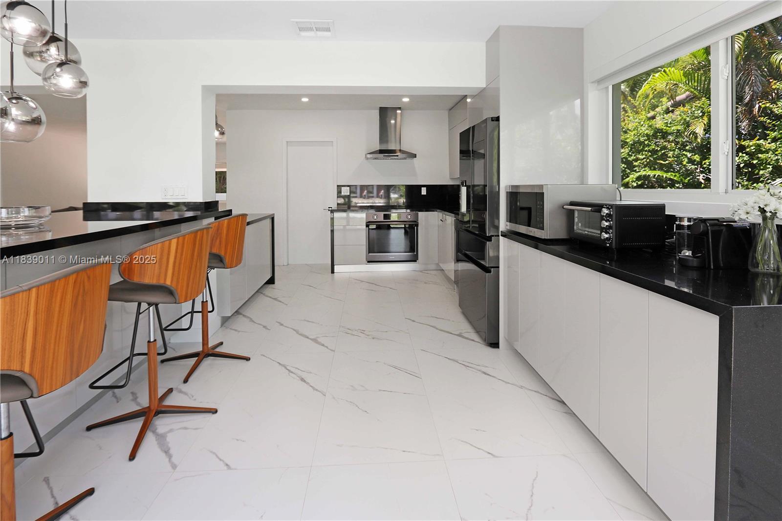 2135 Arch Crk Dr North Miami, FL 33181