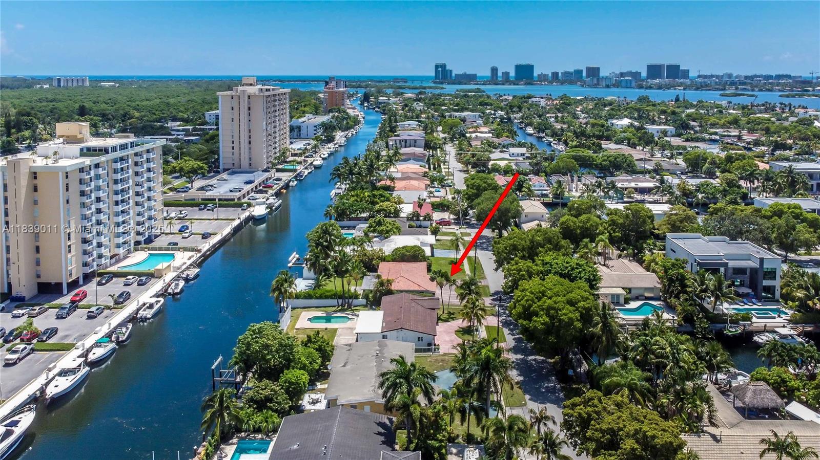 2135 Arch Crk Dr North Miami, FL 33181