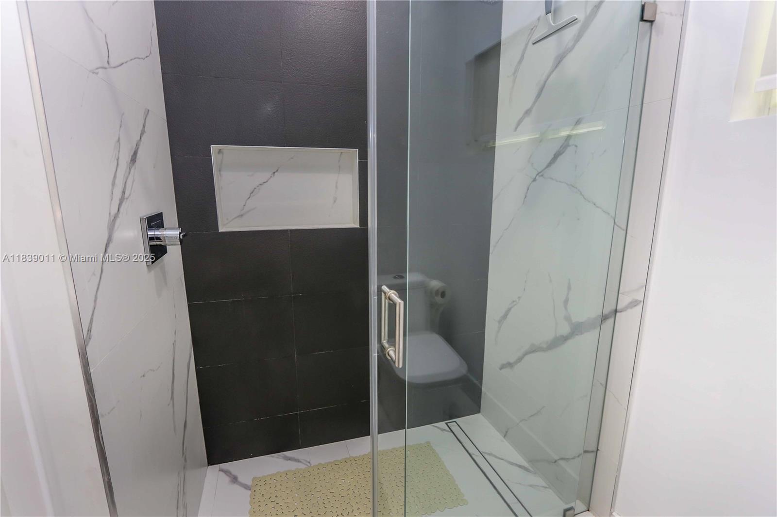 2135 Arch Crk Dr North Miami, FL 33181