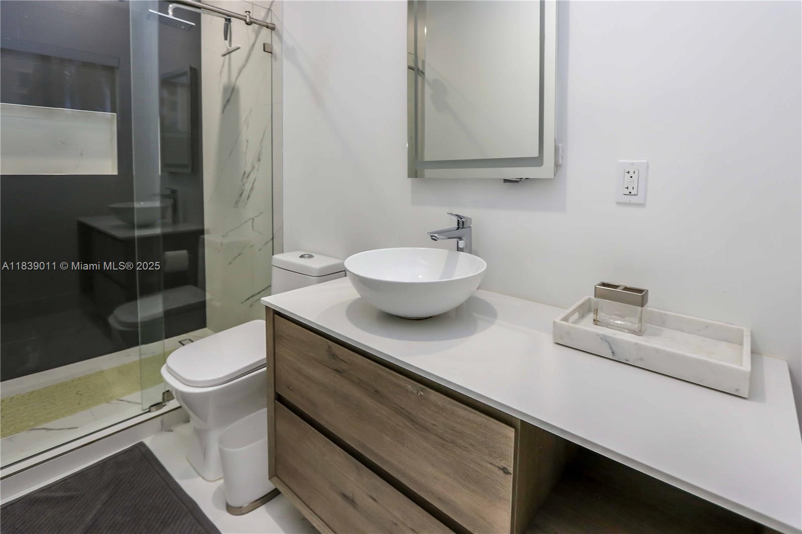 2135 Arch Crk Dr North Miami, FL 33181