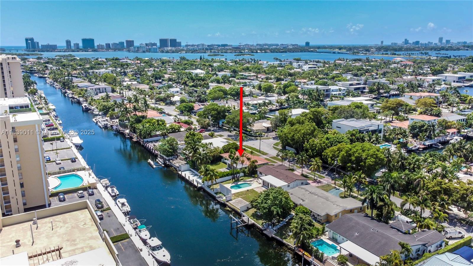 2135 Arch Crk Dr North Miami, FL 33181