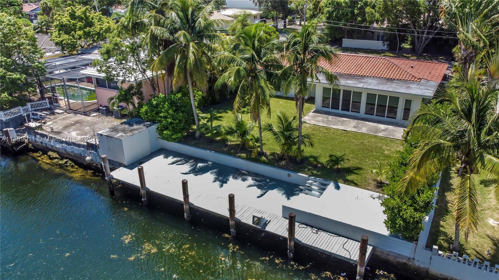 2135 Arch Crk Dr North Miami, FL 33181