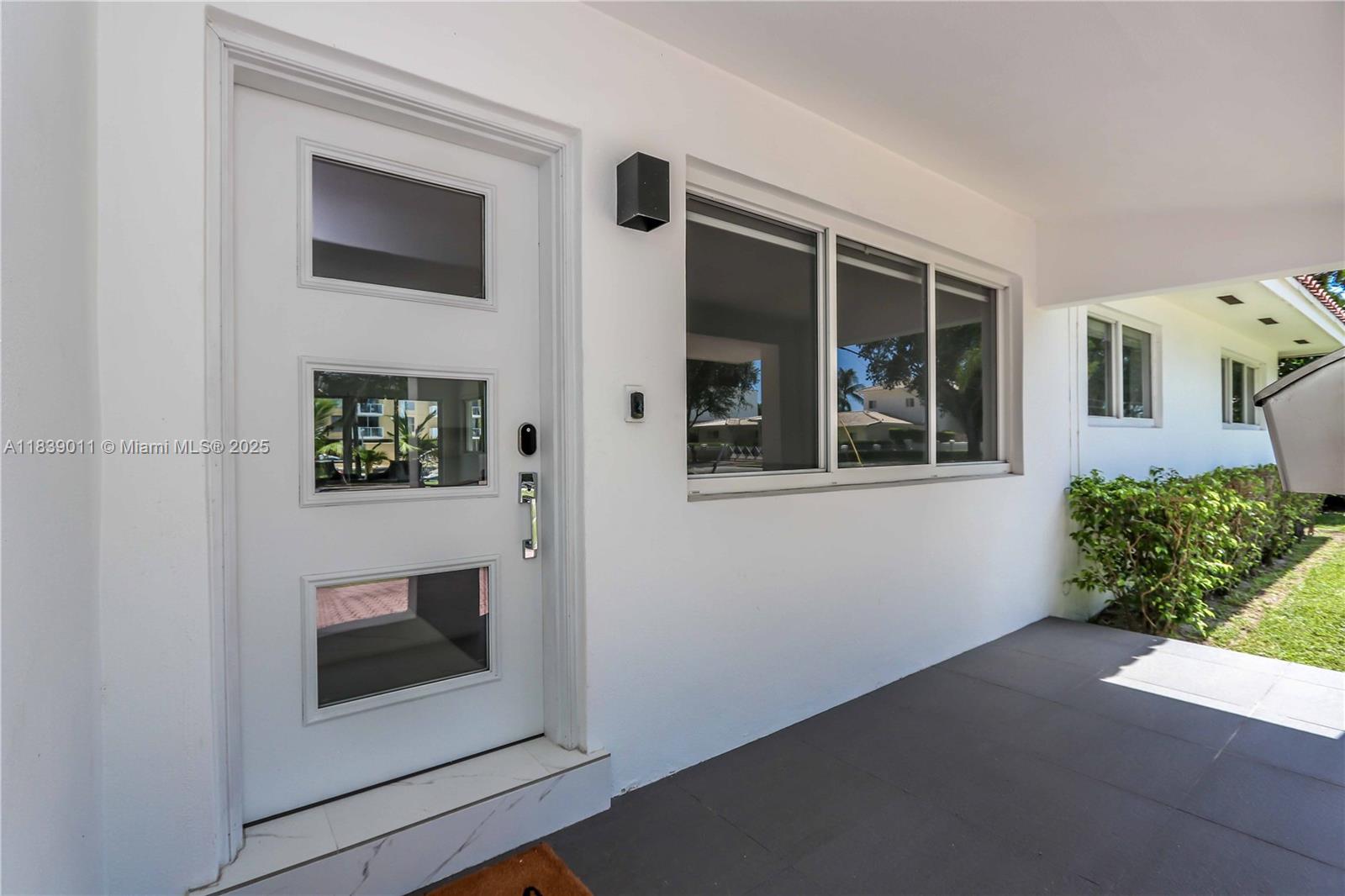 2135 Arch Crk Dr North Miami, FL 33181