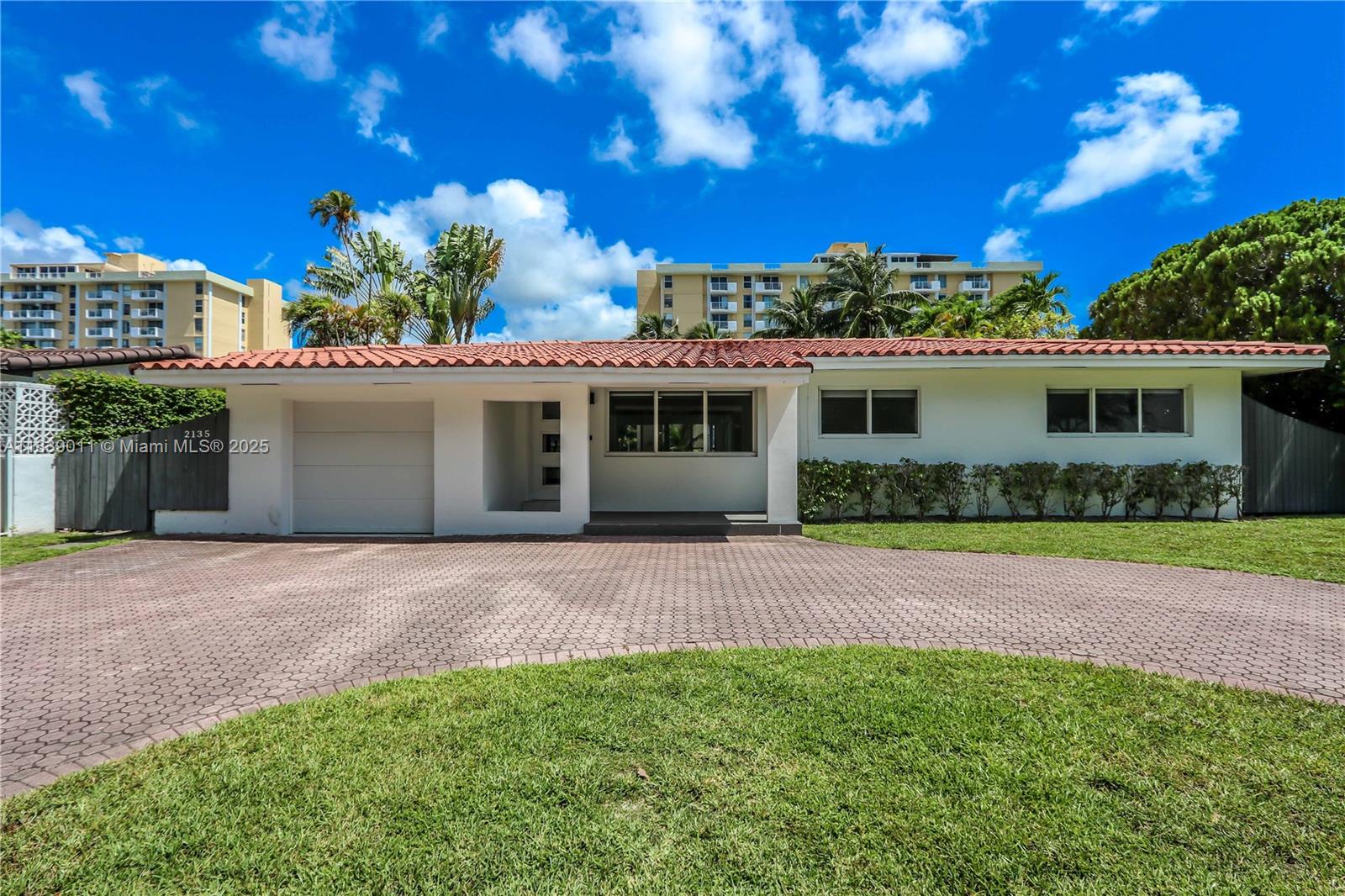 2135 Arch Crk Dr North Miami, FL 33181