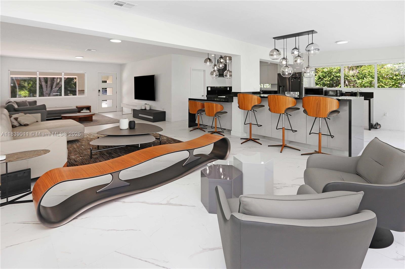 2135 Arch Crk Dr North Miami, FL 33181