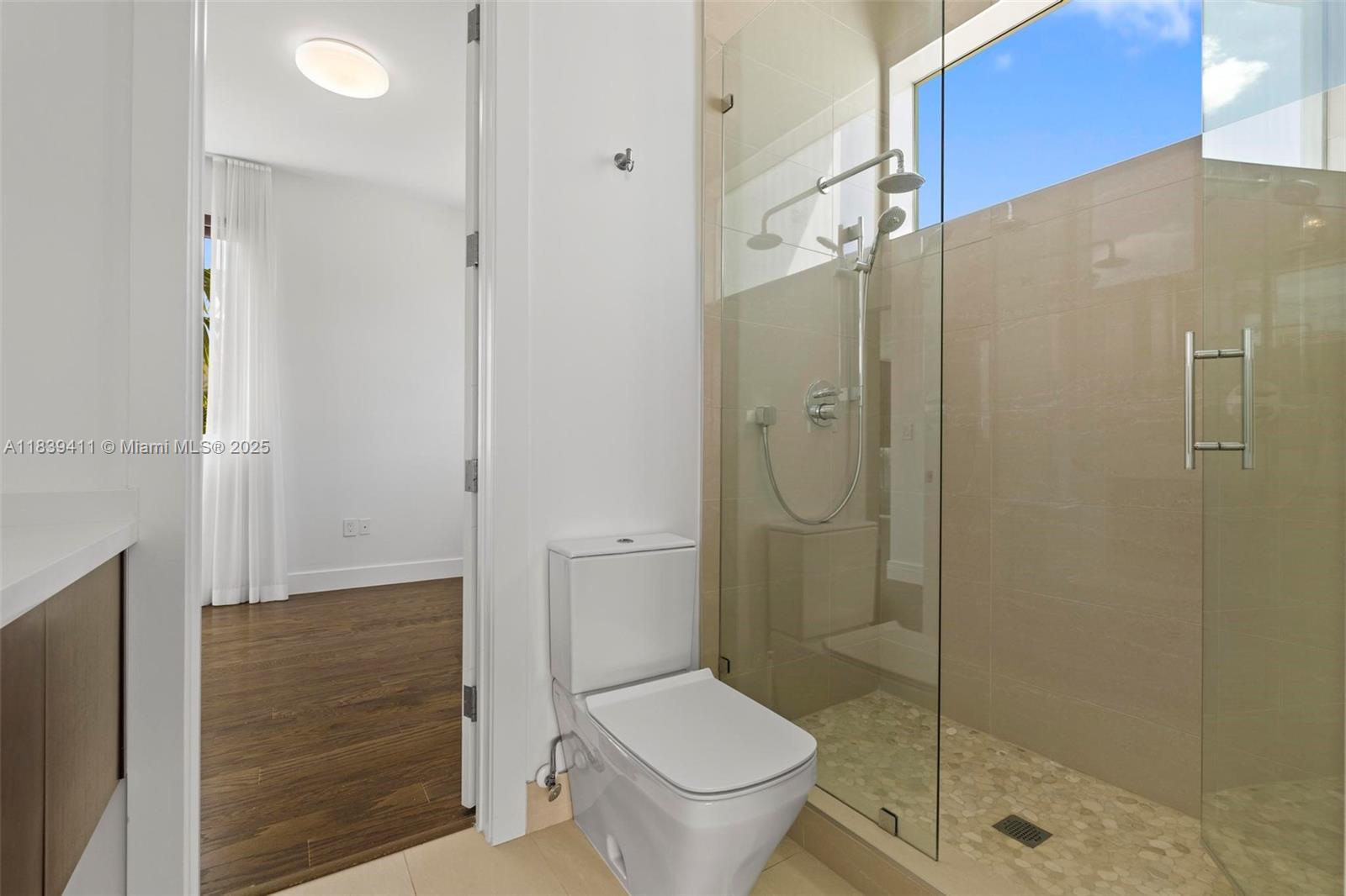 10431 NW 68th Ter Doral, FL 33178