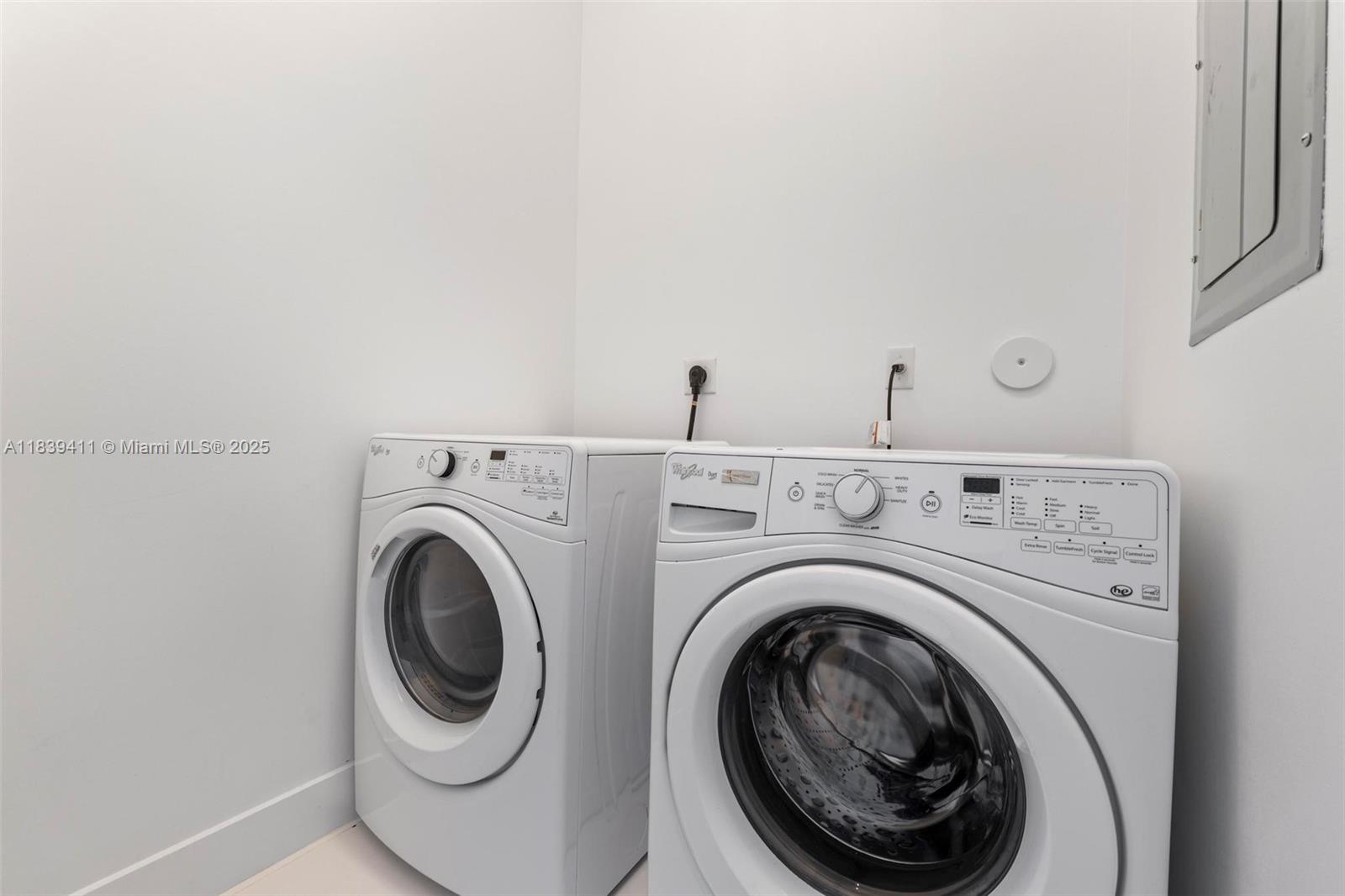 10431 NW 68th Ter Doral, FL 33178