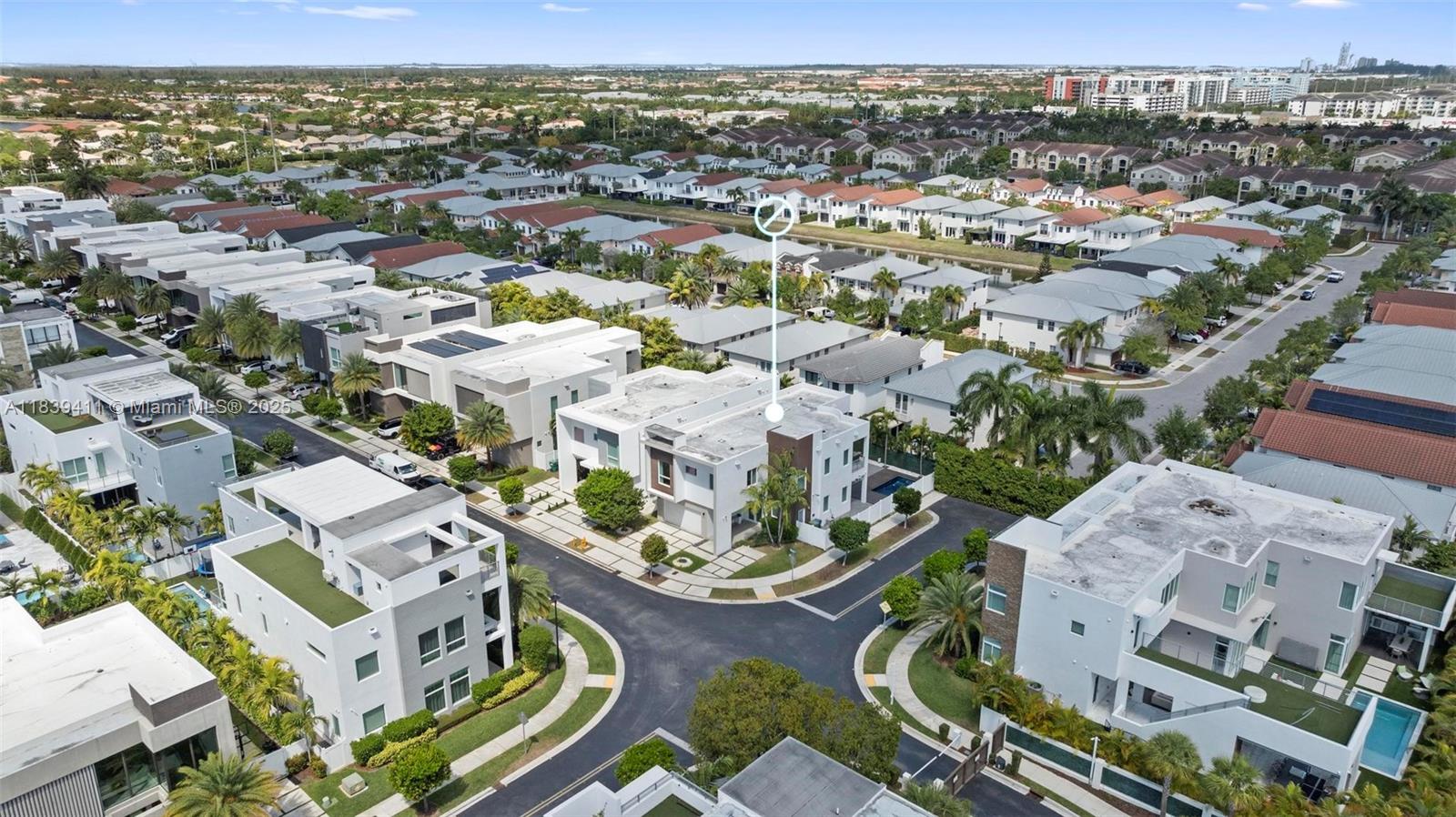 10431 NW 68th Ter Doral, FL 33178