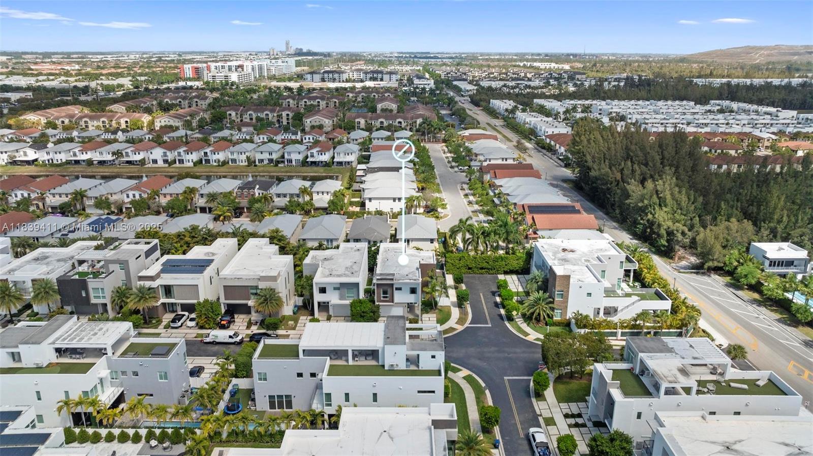 10431 NW 68th Ter Doral, FL 33178