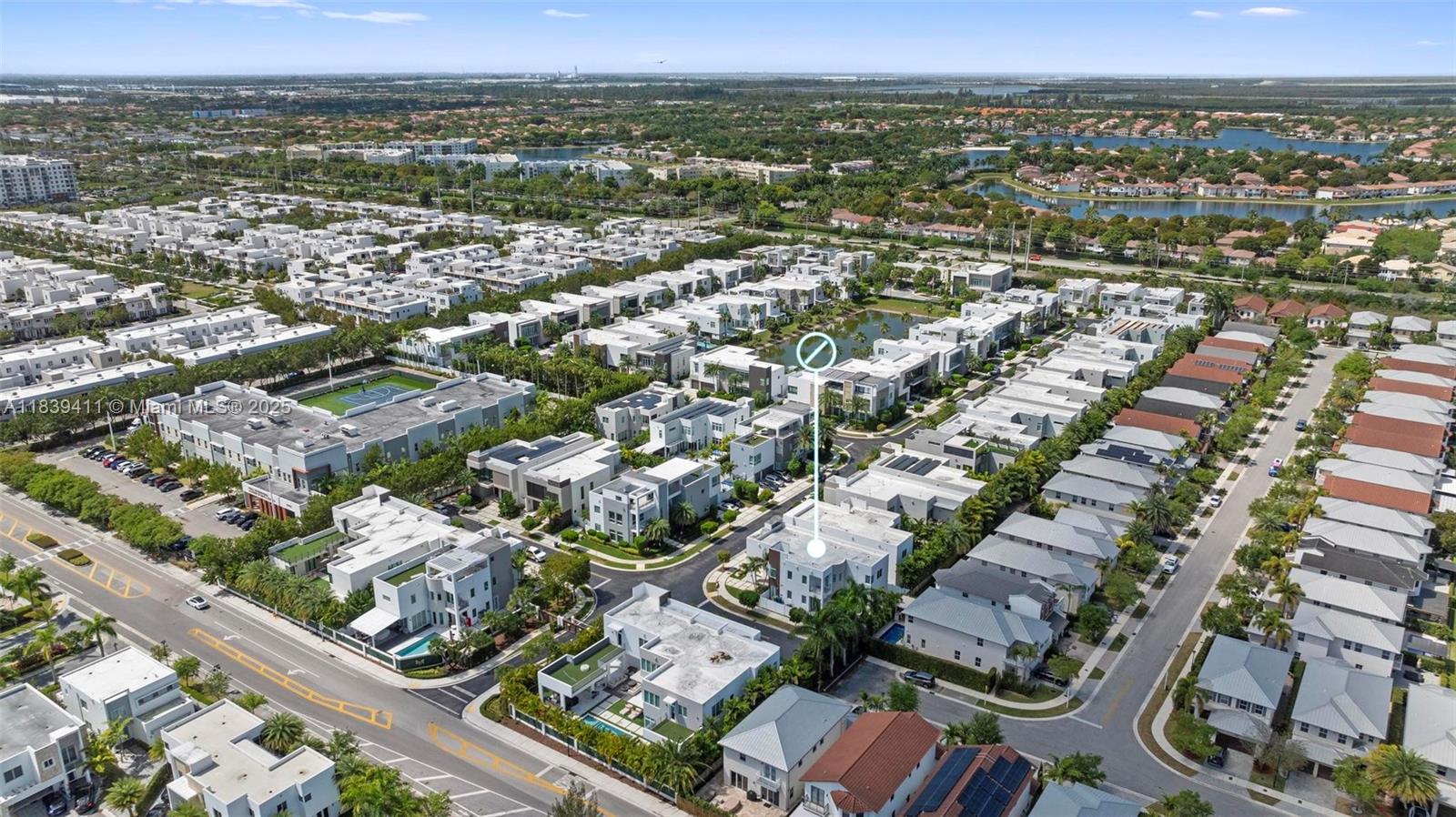 10431 NW 68th Ter Doral, FL 33178