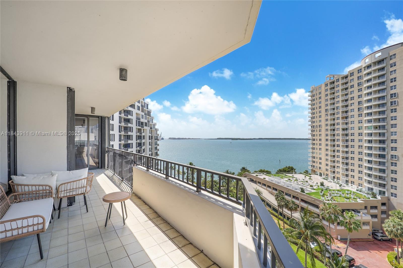520 Brickell Key Dr #A1115