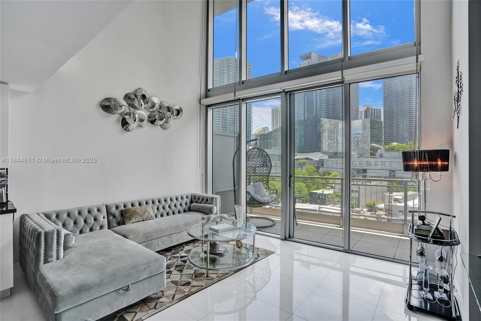 92 SW 3rd St #905