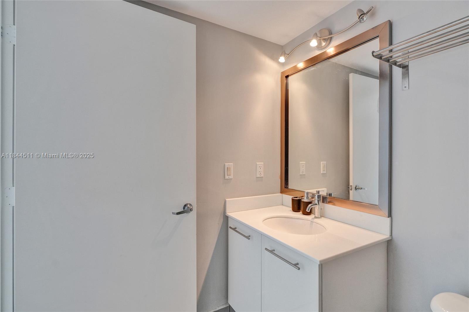 image Mint Condo10