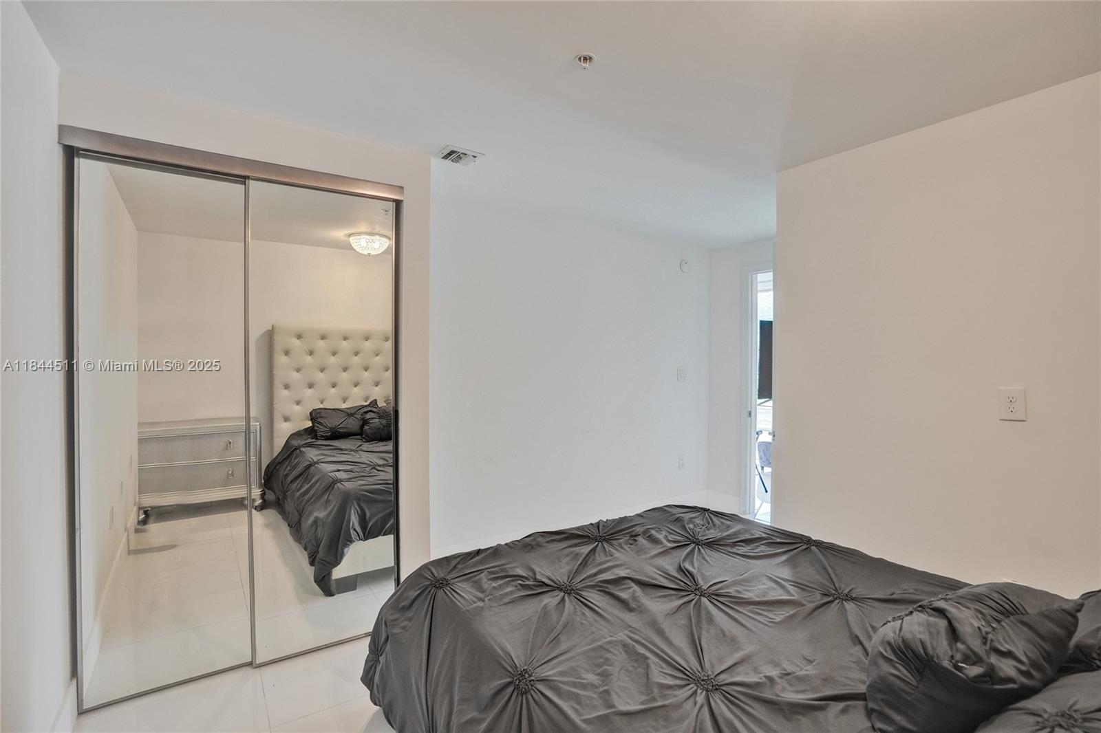 image Mint Condo12